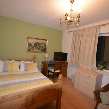 Double Bedroom With View To The Garden Oxford Exteriér fotografie